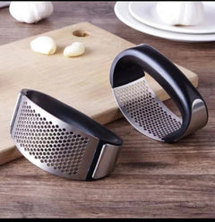 Manual Garlic Press with Pounding Ring for Kitchen Use
